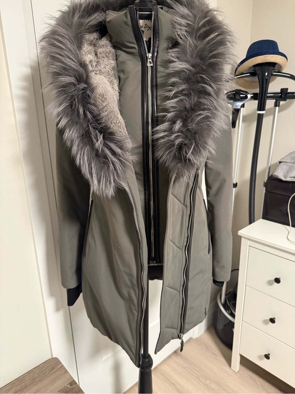 RUDSAK Grey Fur-Trim Hooded Winter Coat – Size Small